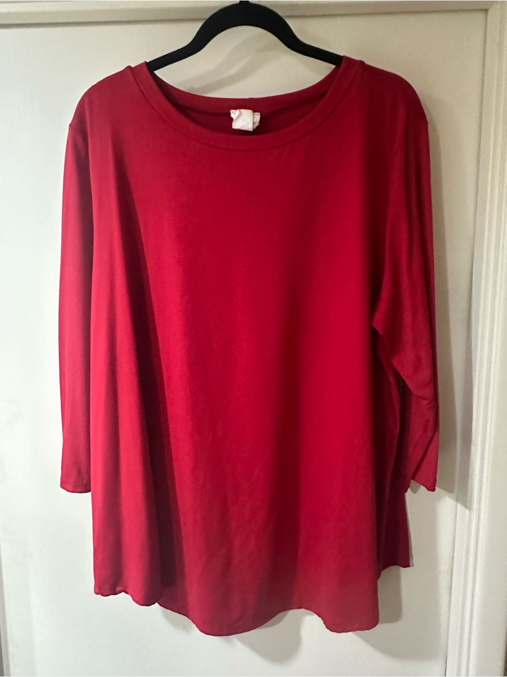Women's Scoop Neck Long Sleeve Top in Red